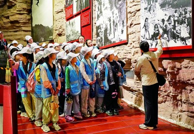 “人工天河”水长流 红色基因代代传 “人工天河”水长流 红色基因代代传