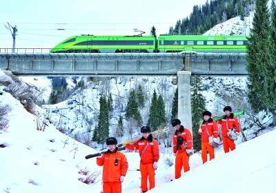 天山南北铁路人