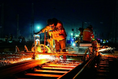 天山南北铁路人