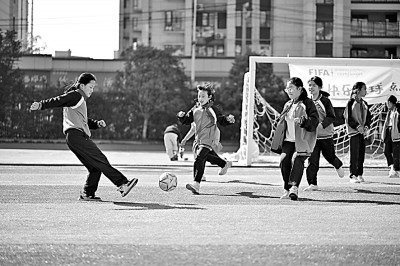 “头雁”引航,共创县中教育新生态 “头雁”引航,共创县中教育新生态