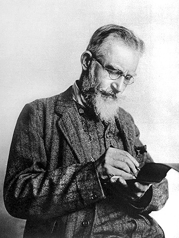 萧伯纳的讨论剧：舞台上的“头脑风暴”