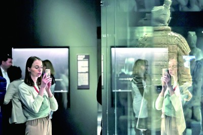 中国兵马俑亮相布达佩斯