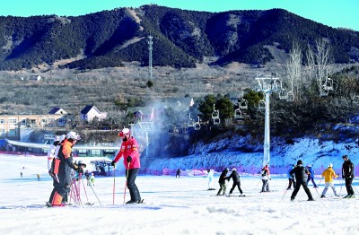“雪假”来了，冰雪游“热”力十足