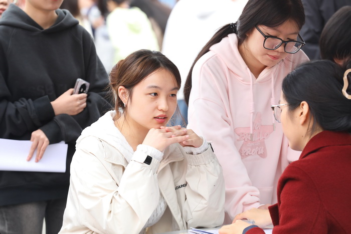 有效应对新兴职业、新工作模式需求 大学生怎样锻造就业核心竞争力 有效应对新兴职业、新工作模式需求 大学生怎样锻造就业核心竞争力