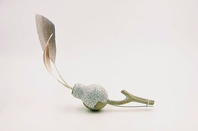 大漆髹巧饰 古艺焕新辉——传统漆艺在当代首饰设计中的应用 大漆髹巧饰 古艺焕新辉——传统漆艺在当代首饰设计中的应用