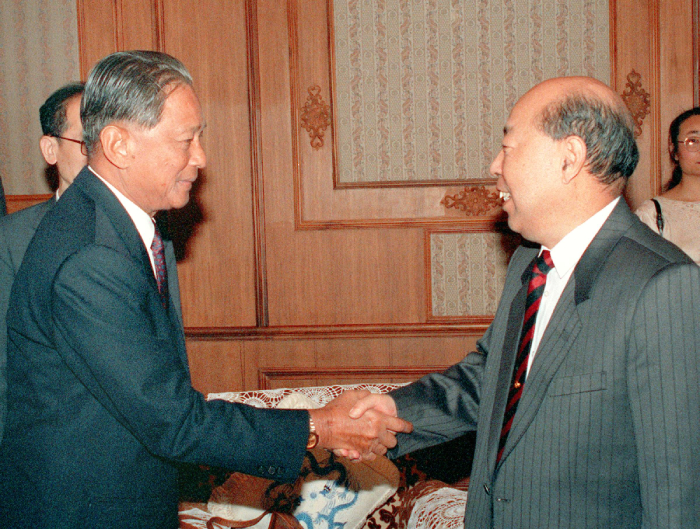 王丙乾同志生平 王丙乾同志生平