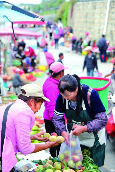 走，赶一场热闹欢腾的大集