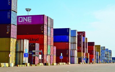 世界经济：机遇与挑战交织