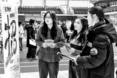 民生为大，绘就温暖底色