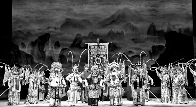 国家京剧院京剧《杨门女将》：戏里巾帼多壮志 戏外薪火代相传