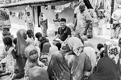 和中国专家一起在桑给巴尔“灭螺”