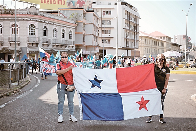 “永恒之火”生生不息——巴拿马纪念“护旗运动”62周年