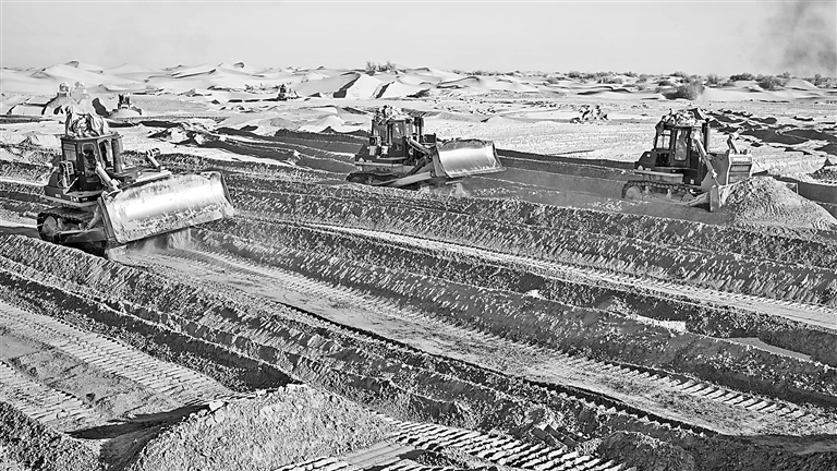 寒冬时节塔克拉玛干治沙正酣