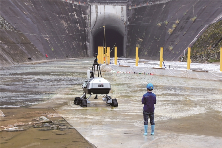 三峡电站“体检”用上高科技