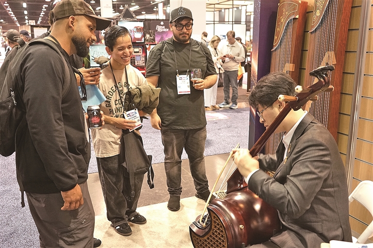 中国企业亮相美国乐器展