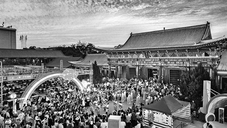 甘肃张掖明清街旅游休闲街区：巷陌藏古韵 老街万象新