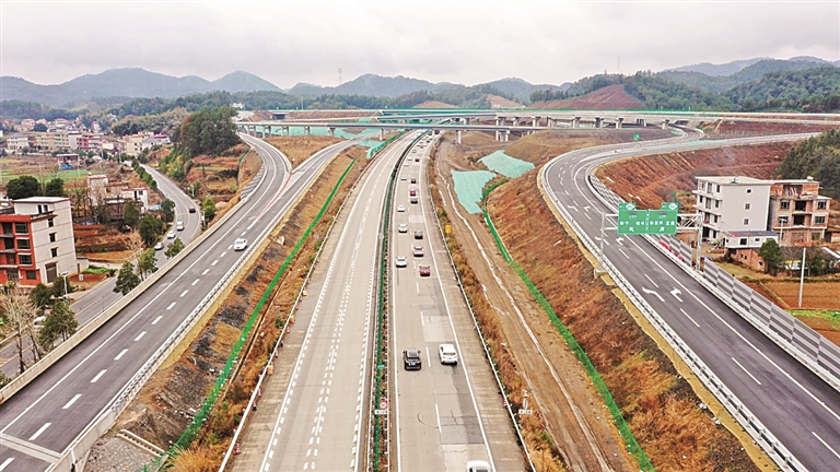 新新高速全线建成通车
