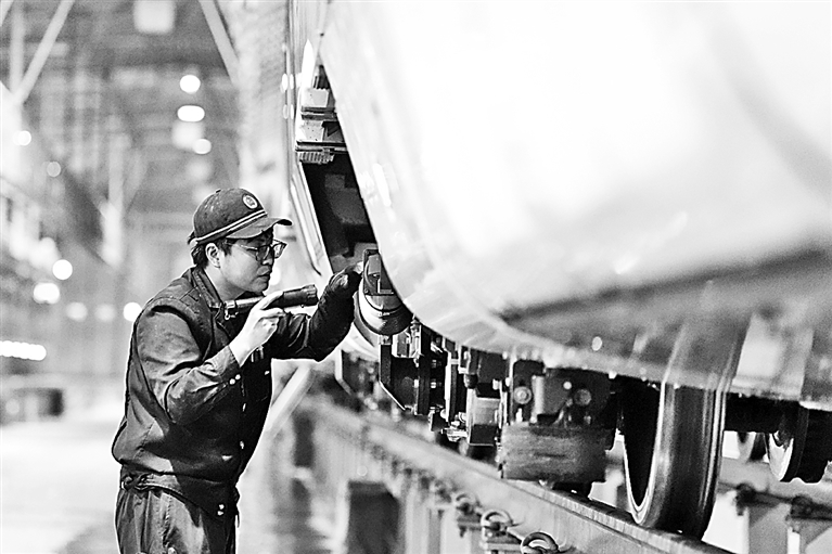 动车“体检”备战春运