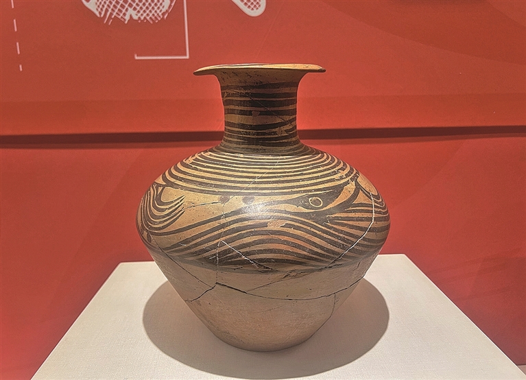 讲述一段跨越4000余年的文明传播故事 “从黄河到天山——史前彩陶的西渐之路”文物大展在甘肃展出