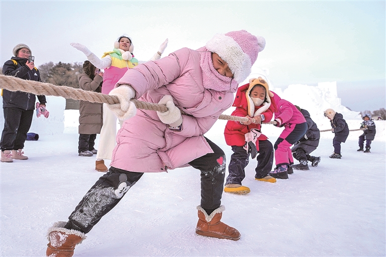 从“赏冰乐雪”到“玩冰创雪”——黑龙江：冰天雪地里又生出新花样