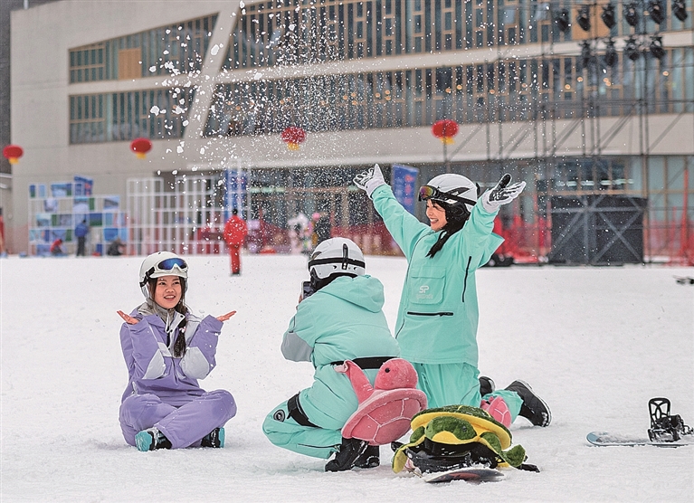 “冰雪+”让旅游淡季变旺季——贵州：南方冰雪也正“热”着嘞！