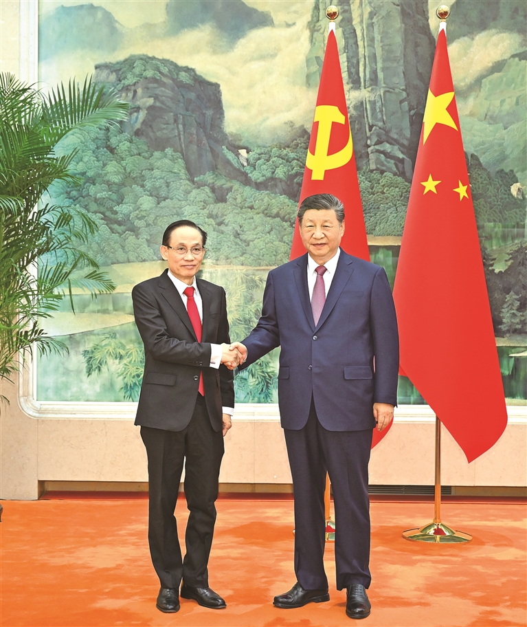 习近平会见越共中央总书记特使黎怀忠