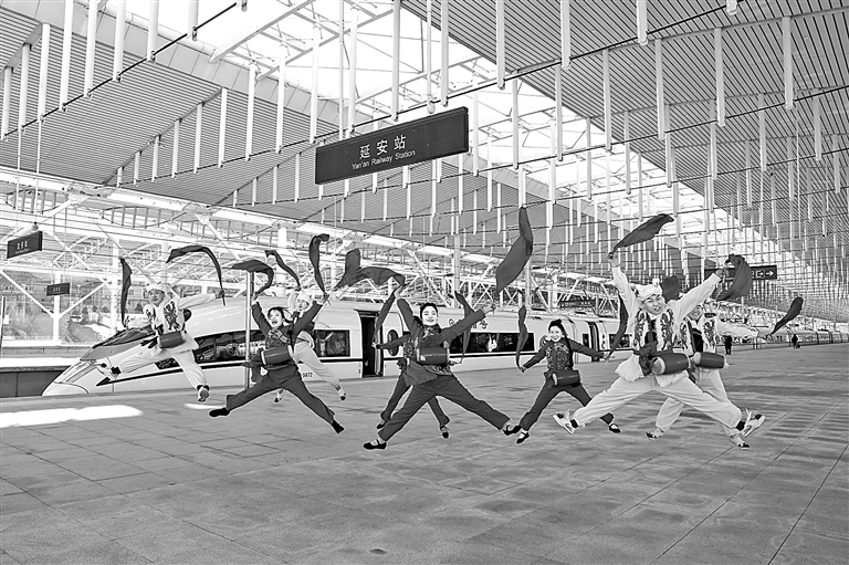 启程！归途千里赴团圆