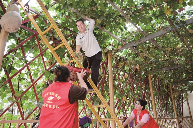 为推进中国式现代化凝聚磅礴力量