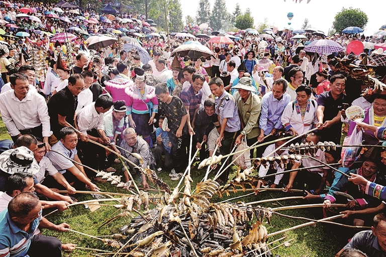 融水坡会祈丰年