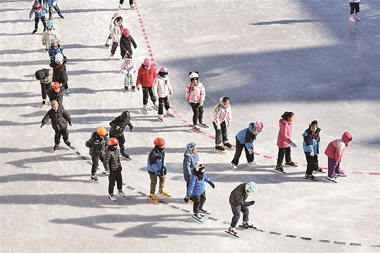 以百项省级赛事带动千场市县级赛事——“冰超”，让冰雪运动“燃”起来