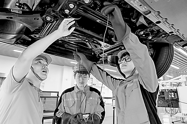 告别“黑板上开拖拉机”——职业实训如何打通产学“断层”