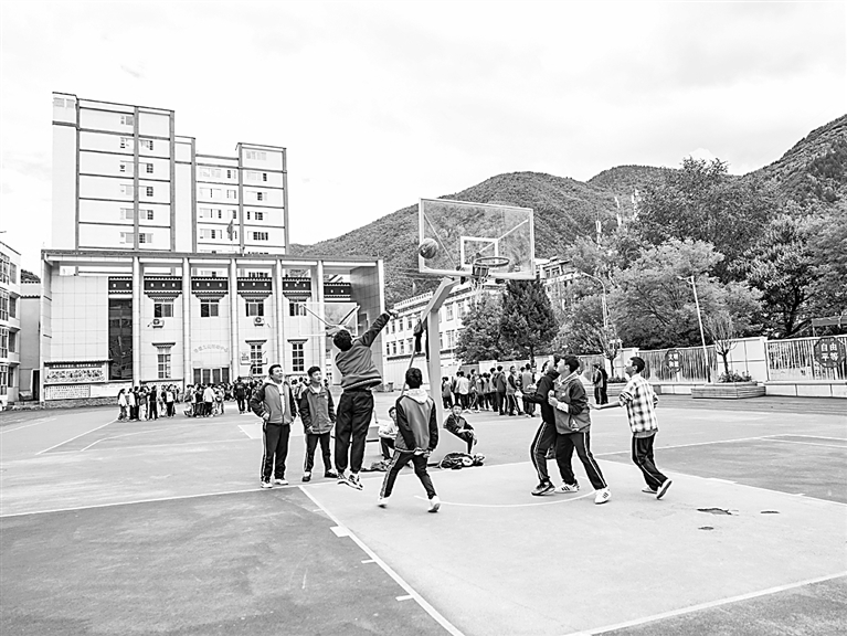 健全教育资源配置机制 提升全民综合素质