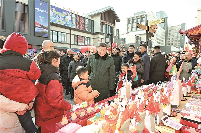 习近平春节前夕在北京看望慰问基层干部群众