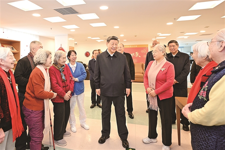 习近平春节前夕在北京看望慰问基层干部群众