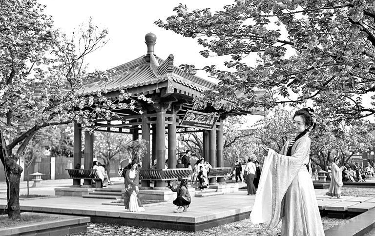 唐诗中的长安元日习俗