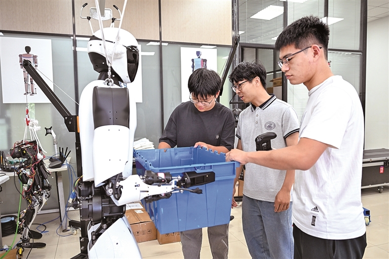 推进拔尖创新人才自主培养