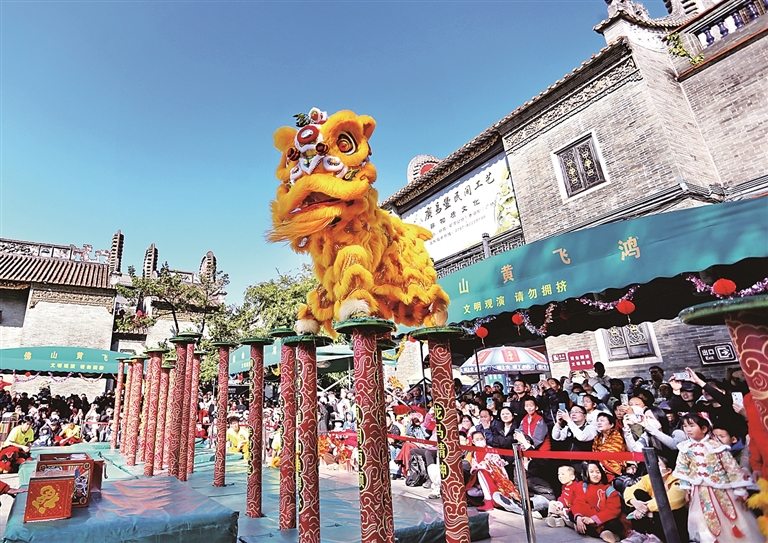 传统庙会缘何圈粉年轻人