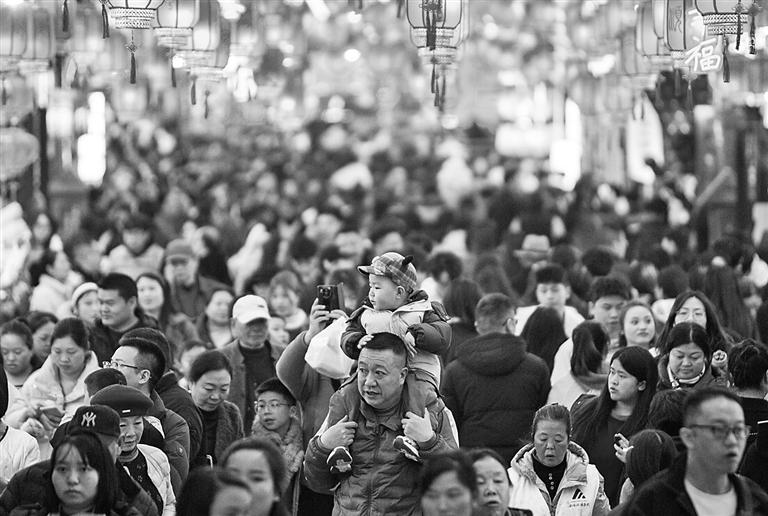 春节假期消费——年味浓 人气旺 新意显 春节假期消费——年味浓 人气旺 新意显
