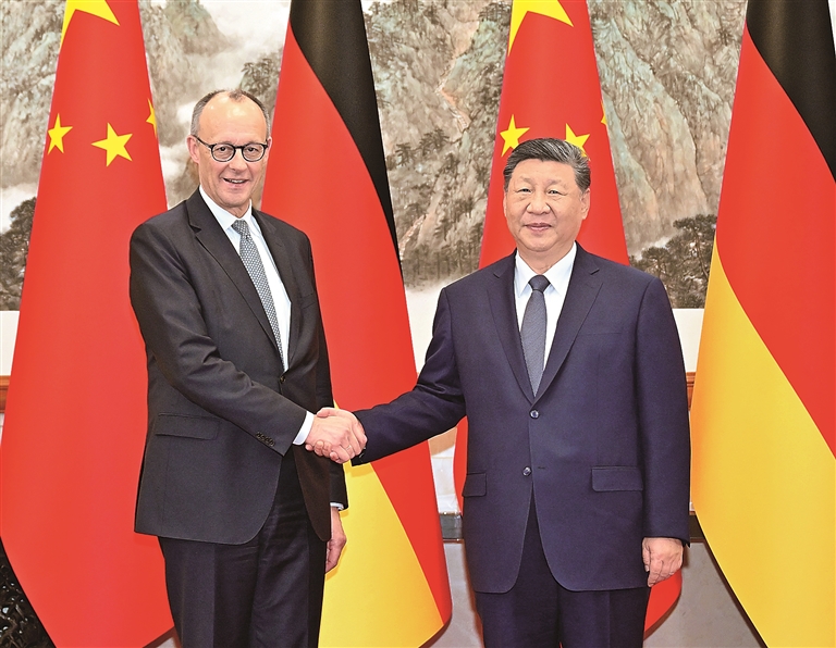 习近平会见德国总理默茨 习近平会见德国总理默茨