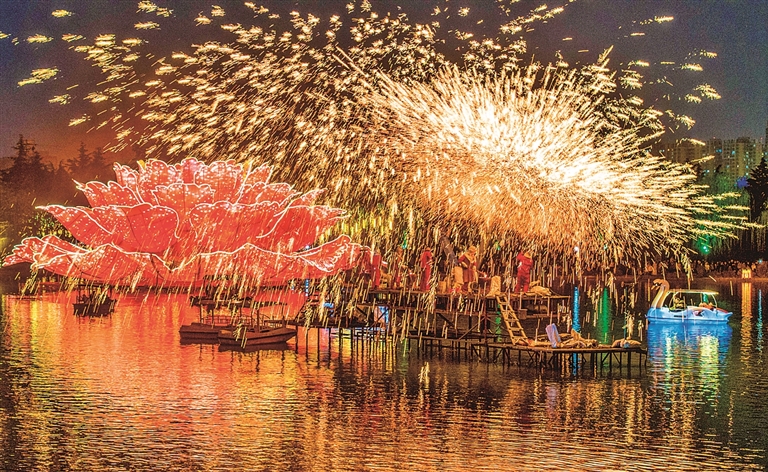 花灯璀璨铁花飞