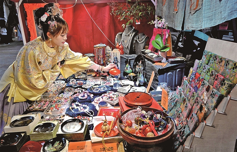 年轻人为何爱上“赶大集” 年轻人为何爱上“赶大集”