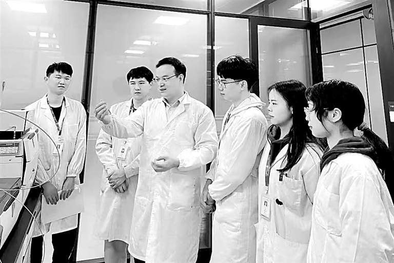 校企联合培养，让卓越工程人才“拔节生长”