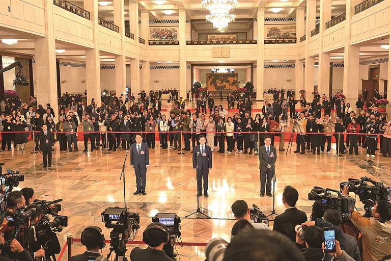 讲述发展成就 传递奋进信心