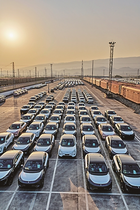 经济总量连续跨越新关口 经济总量连续跨越新关口