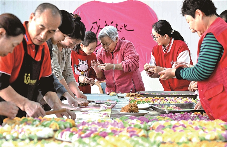 用暖心服务守护“一老一小”的幸福