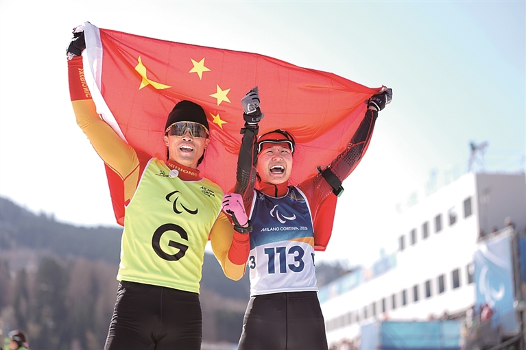 首日双金 中国代表团取得开门红 首日双金 中国代表团取得开门红