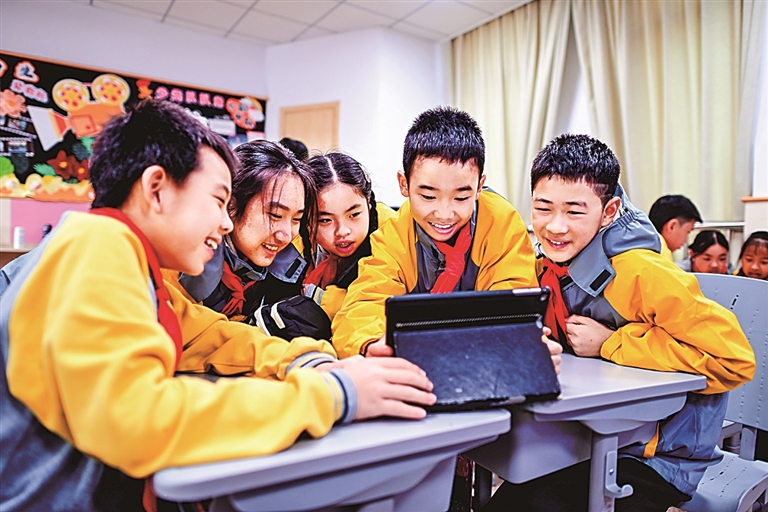 给技术留空间 为原创增活力——代表委员谈加强人工智能领域版权保护