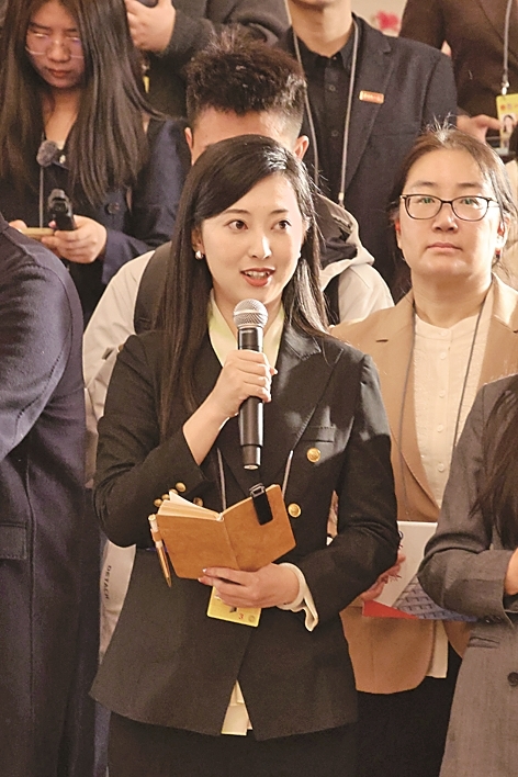 展现新时代中国发展的生动图景——聚焦全国政协十四届四次会议第三场“委员通道” 展现新时代中国发展的生动图景——聚焦全国政协十四届四次会议第三场“委员通道”