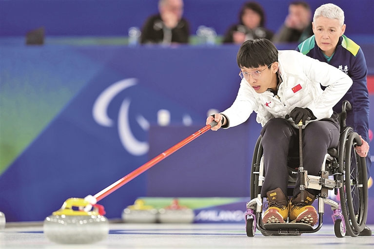 向着梦想的圆心奔去！——中国队夺得冬残奥会历史上首枚轮椅冰壶混双金牌