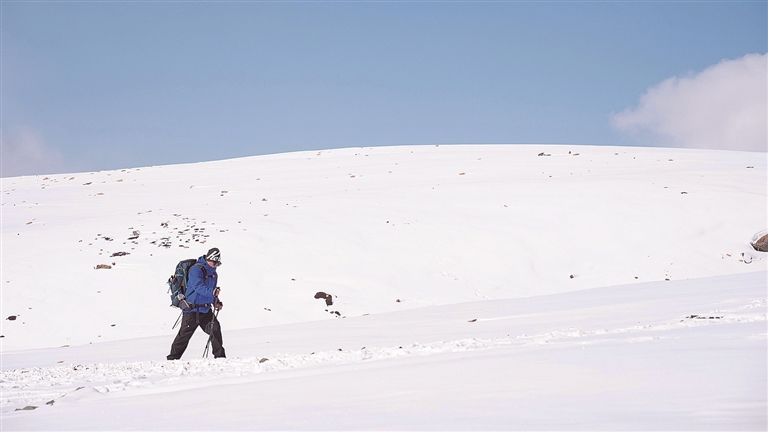 青海岗什卡：踏雪攀登，领略高原之美